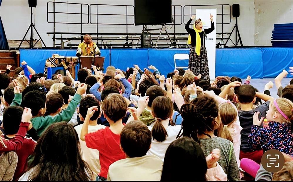  Queen Nur and Mr. James visits School Street School