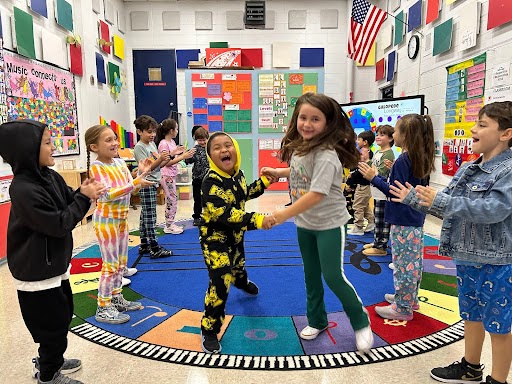  Music Makes Everyone Happy!